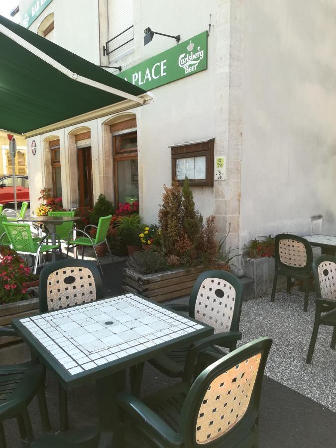 Hotel De La Place Liffol-le-Grand Buitenkant foto