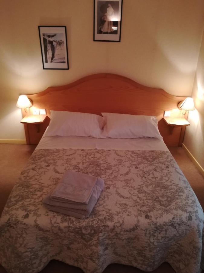 Hotel De La Place Liffol-le-Grand Buitenkant foto