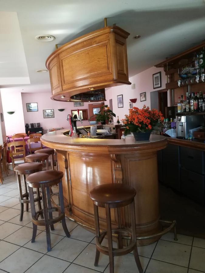 Hotel De La Place Liffol-le-Grand Buitenkant foto