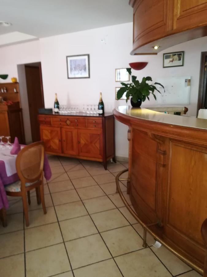 Hotel De La Place Liffol-le-Grand Buitenkant foto